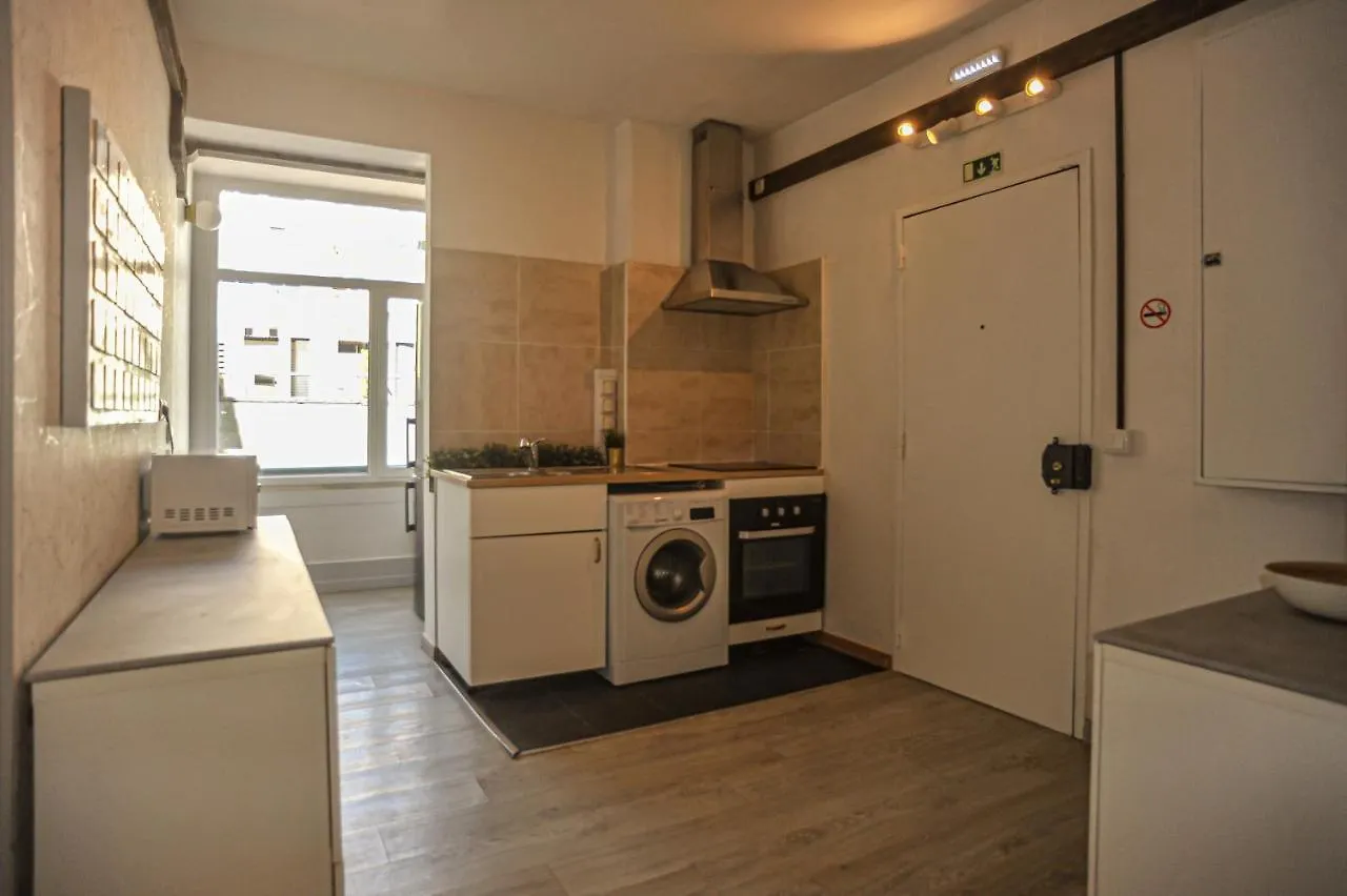 Guesthouse Marques De Pombal - 8 Bedroom Apartment Lisboa Pensión