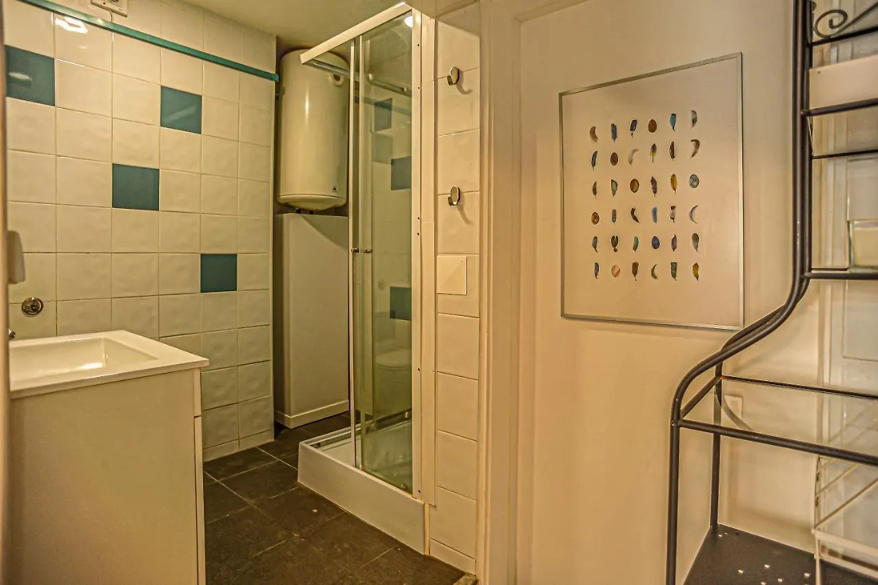 Guesthouse Marques De Pombal - 8 Bedroom Apartment Lisboa Portugal