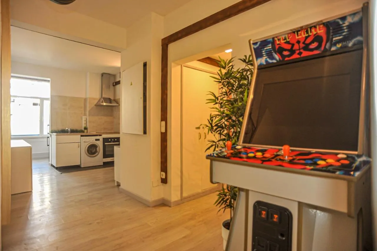 ליסבון Guesthouse Marques De Pombal - 8 Bedroom Apartment 0*,  פורטוגל