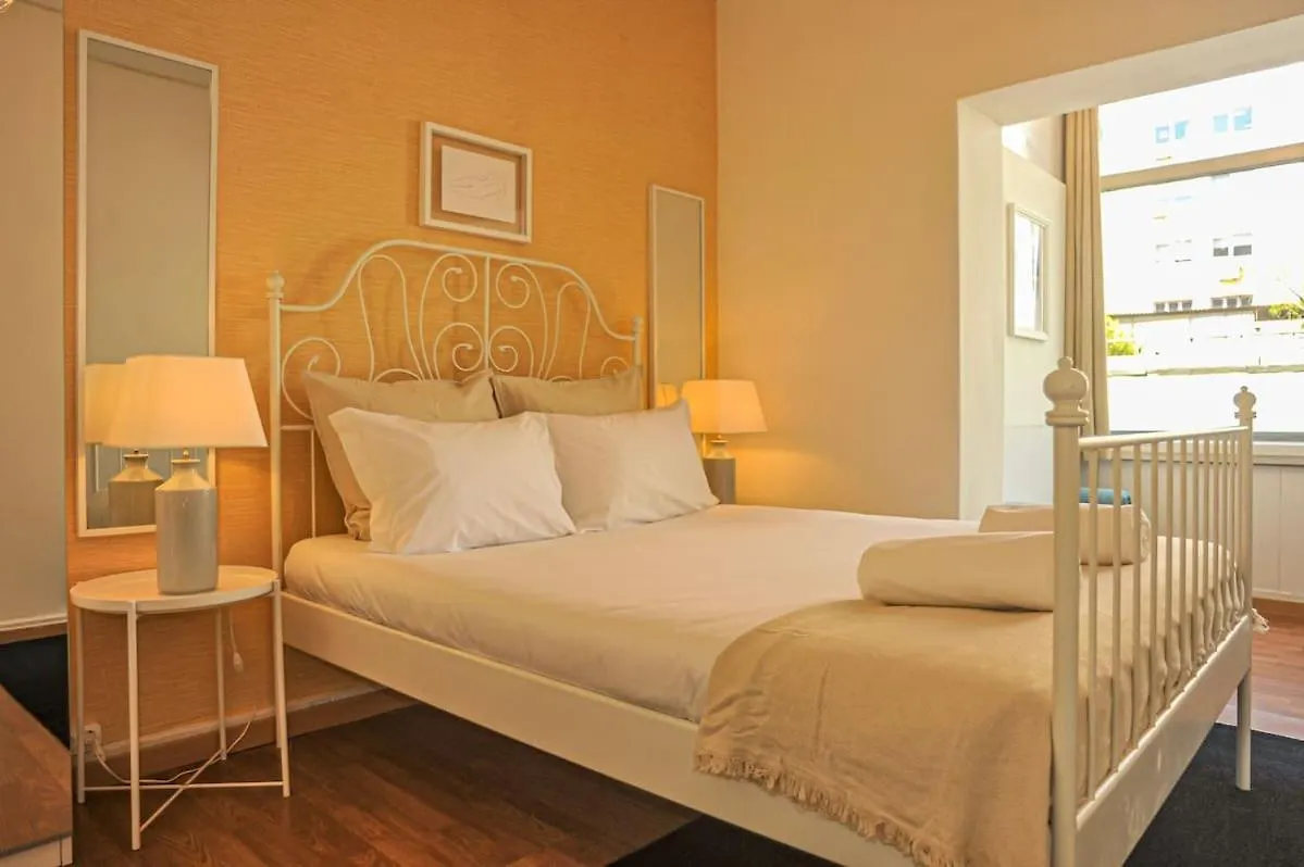 Pensión Guesthouse Marques De Pombal - 8 Bedroom Apartment Lisboa