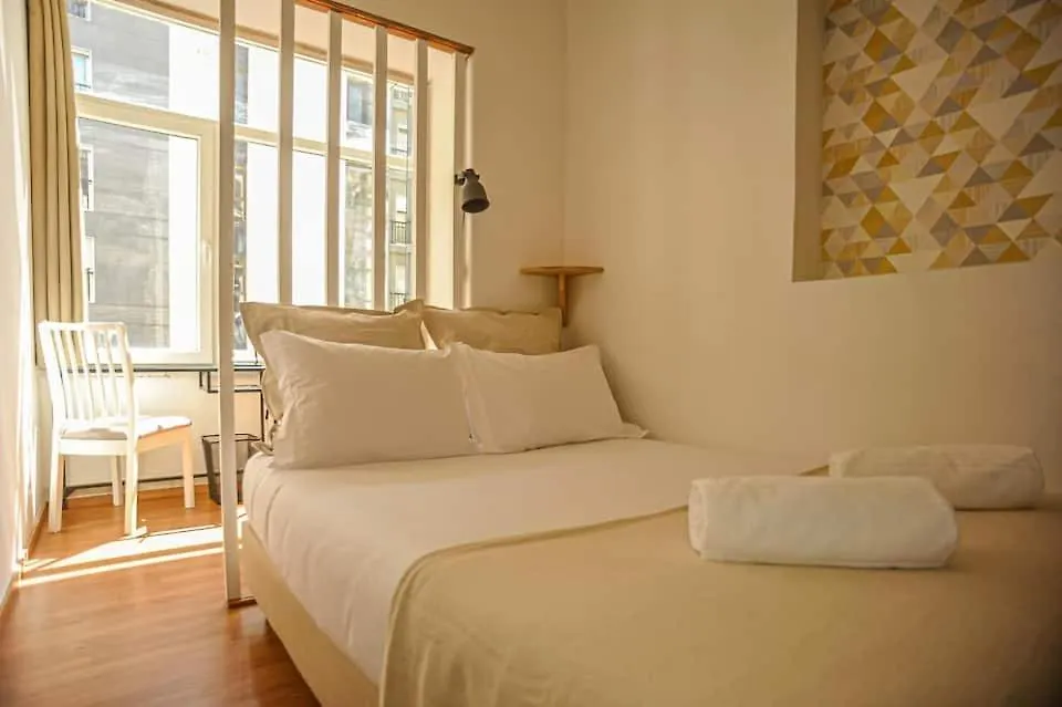 Guesthouse Marques De Pombal - 8 Bedroom Apartment Lisboa Portugal