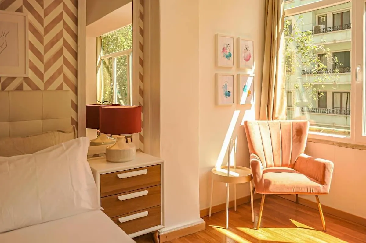 Pensión Guesthouse Marques De Pombal - 8 Bedroom Apartment Lisboa