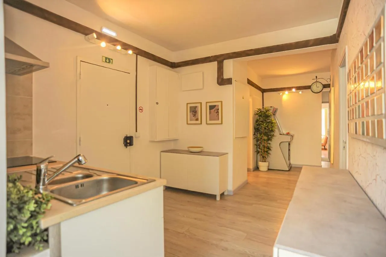 Guesthouse Marques De Pombal - 8 Bedroom Apartment Lisboa