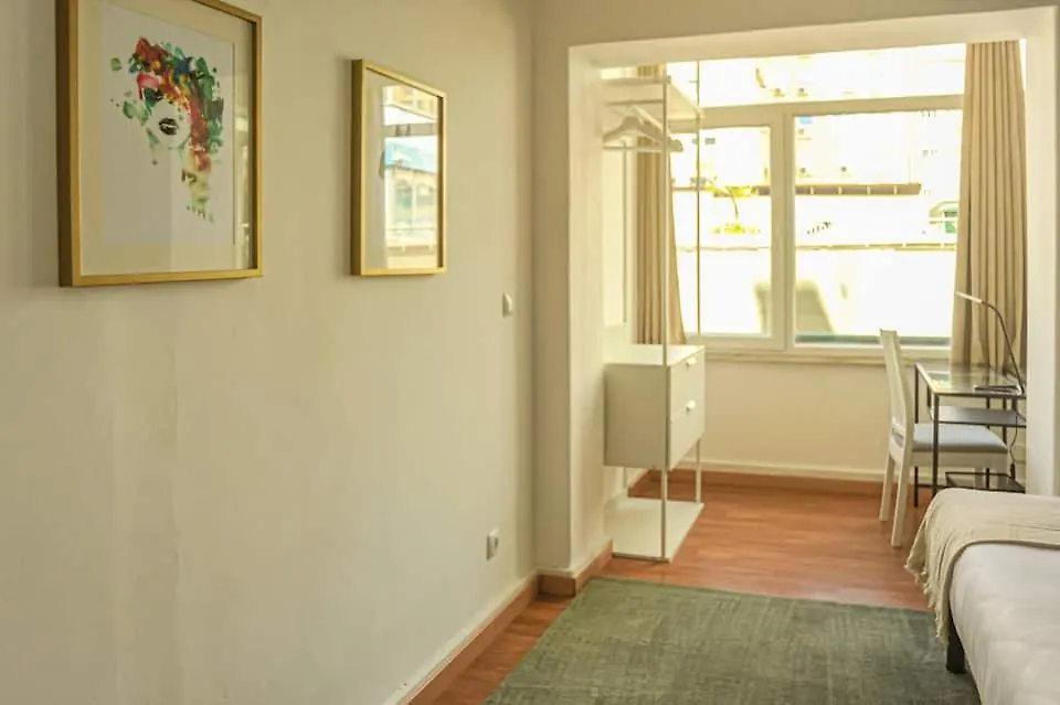 Guest house Guesthouse Marques De Pombal - 8 Bedroom Apartment Lisbon