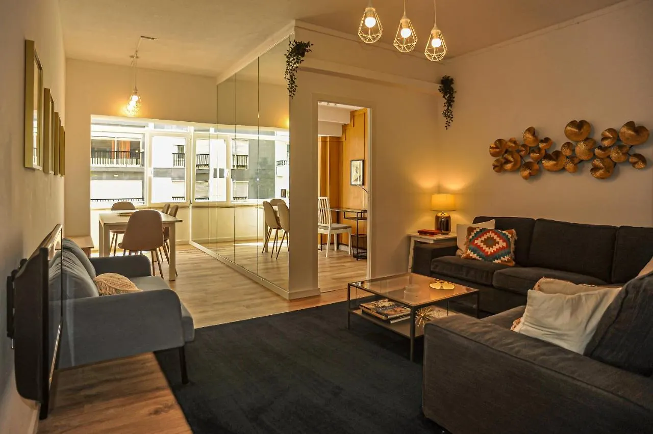 Guesthouse Marques De Pombal - 8 Bedroom Apartment Lisboa