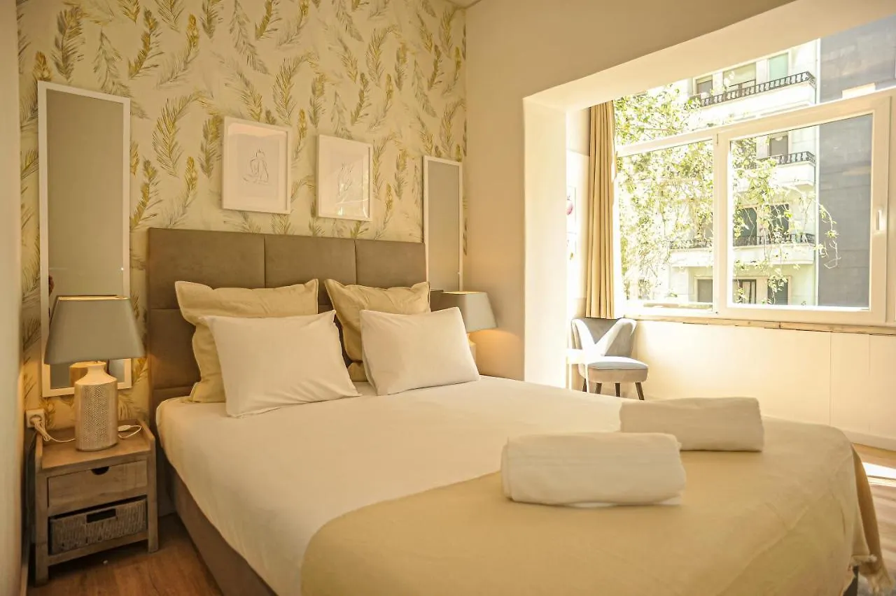 Guesthouse Marques De Pombal - 8 Bedroom Apartment Lisboa