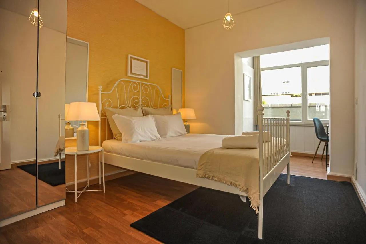 Guesthouse Marques De Pombal - 8 Bedroom Apartment Lisboa