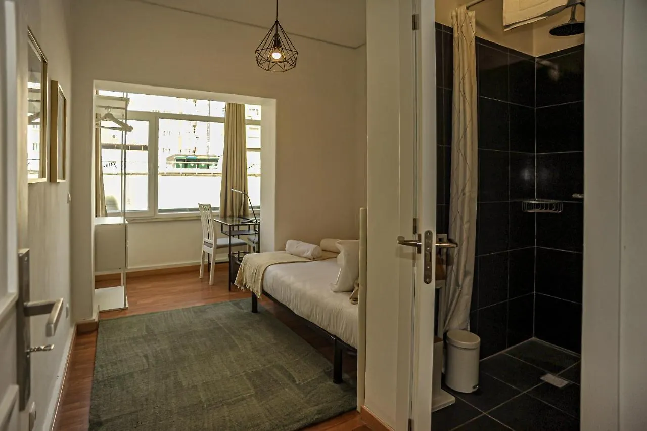 Guesthouse Marques De Pombal - 8 Bedroom Apartment Lisboa 0*,