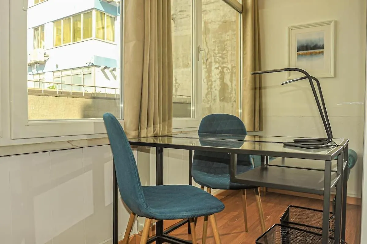 Casa de hóspedes Guesthouse Marques De Pombal - 8 Bedroom Apartment Lisboa
