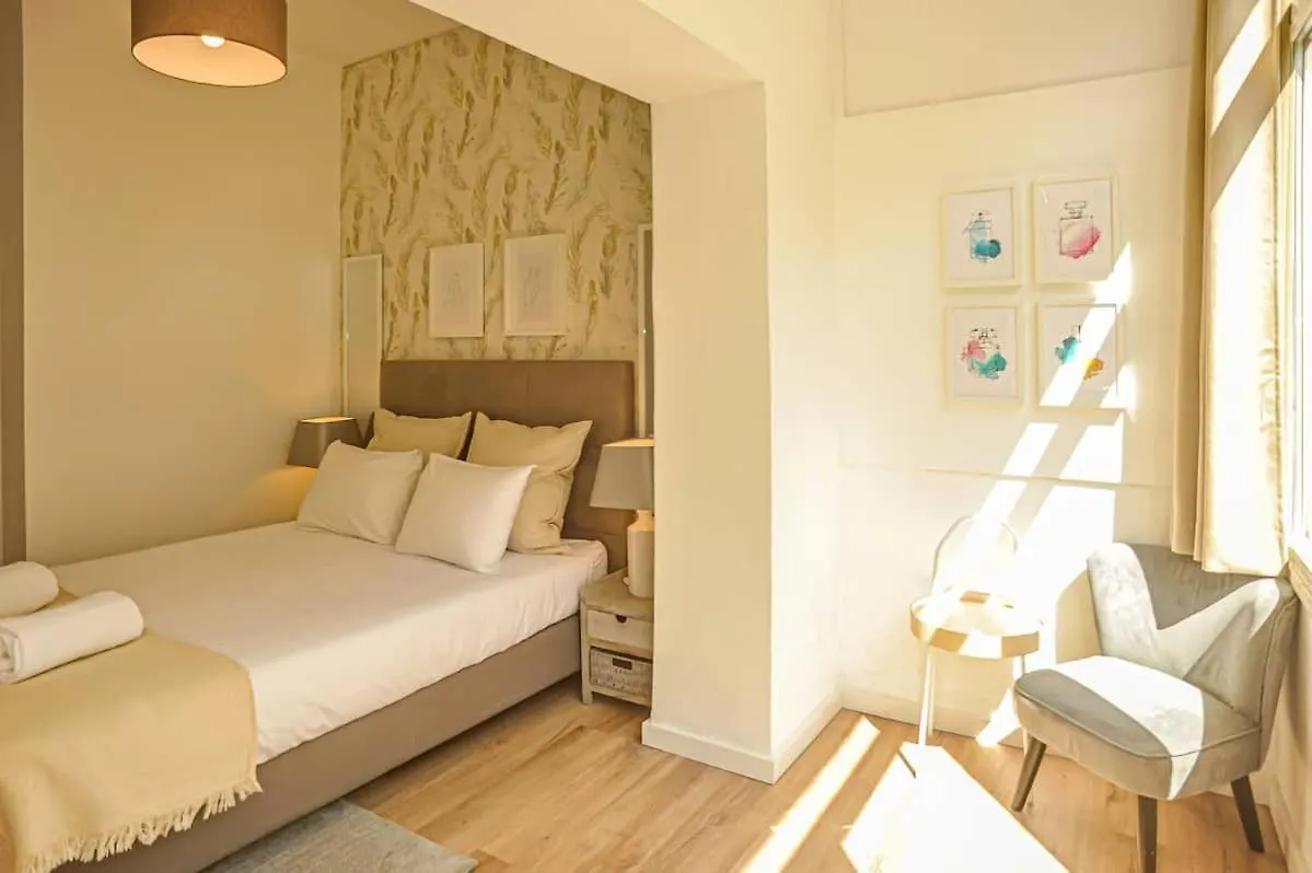 Guesthouse Marques De Pombal - 8 Bedroom Apartment Lisboa Casa de hóspedes