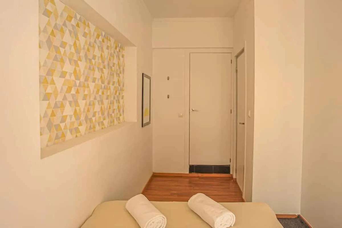 Guesthouse Marques De Pombal - 8 Bedroom Apartment Lisboa